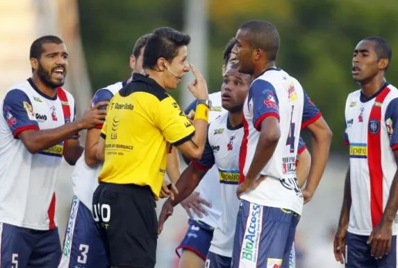 Brésil : l&rsquo;arbitre annule le match avant de donner le coup d&rsquo;envoi