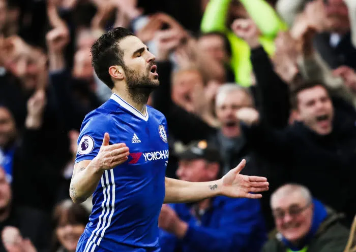 Joli but collectif pour le jubilé de Fàbregas