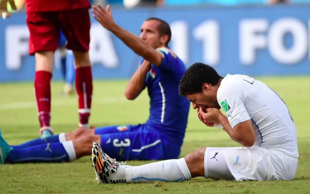 SportBooks ouvre les paris pour une morsure de Suárez