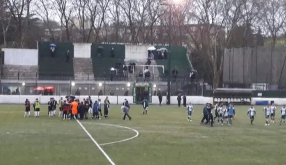 Un ultra de D3 argentine tire sur des supporters adverses