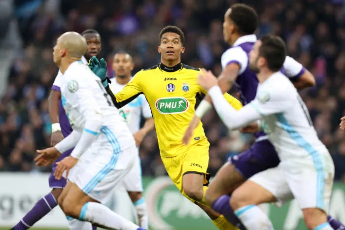 Élie Baup verrait bien Alban Lafont à Marseille