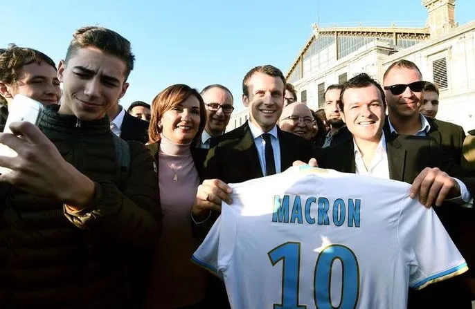 Top 10 : Macron et le foot