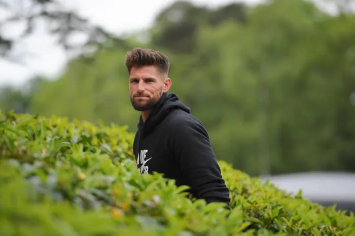 Costil titulaire contre le Paraguay ?