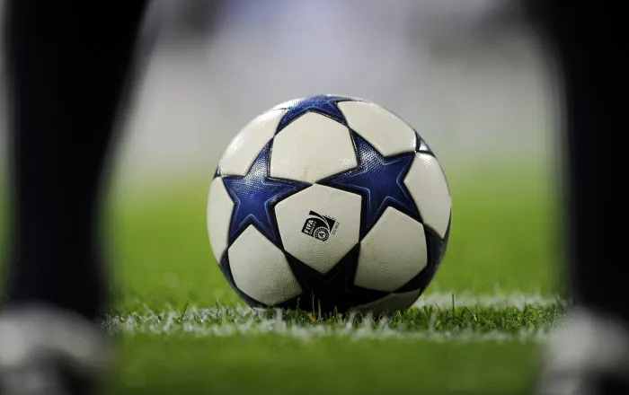 L&rsquo;UEFA pense à décaler la Ligue des champions le week-end
