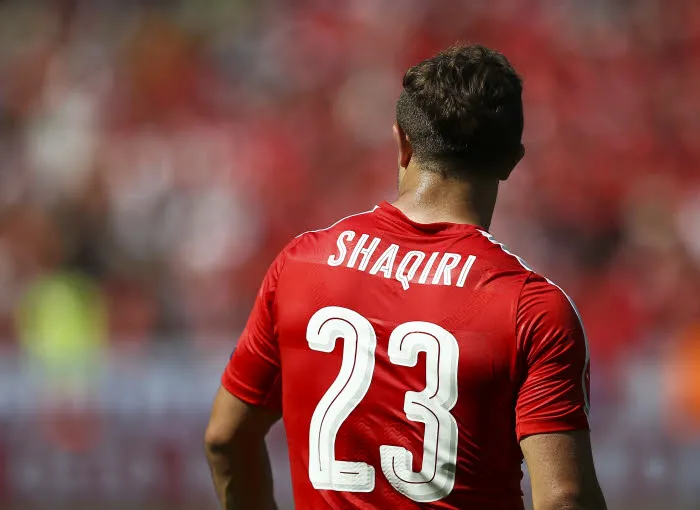 La praline de Shaqiri avec la Suisse
