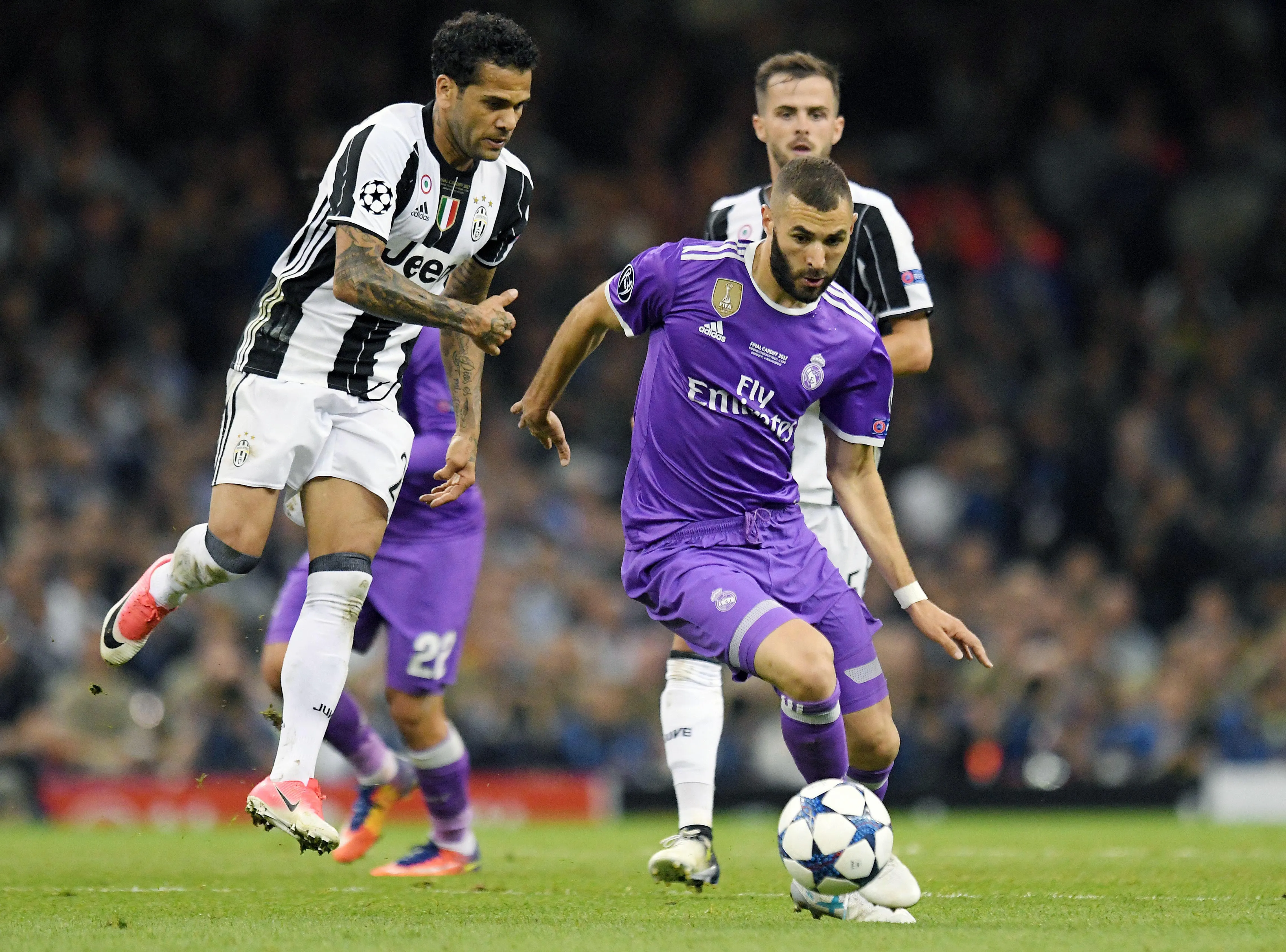 Benzema : «<span style="font-size:50%">&nbsp;</span>On a marqué l&rsquo;histoire<span style="font-size:50%">&nbsp;</span>»