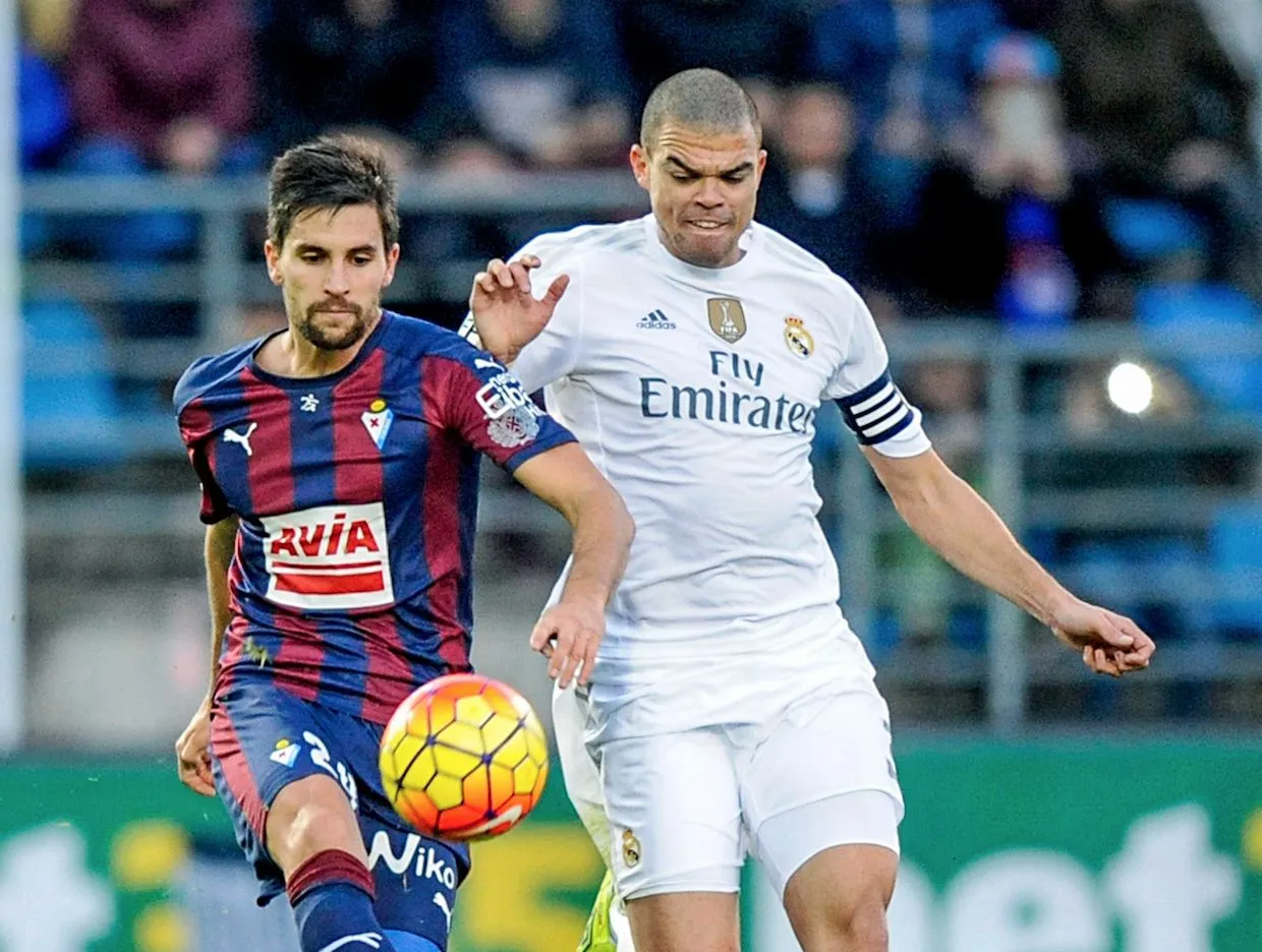 Michel fait signer son fils à Málaga