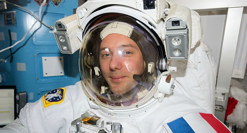 Joue-t-on mieux au foot après un tour dans l’espace ?