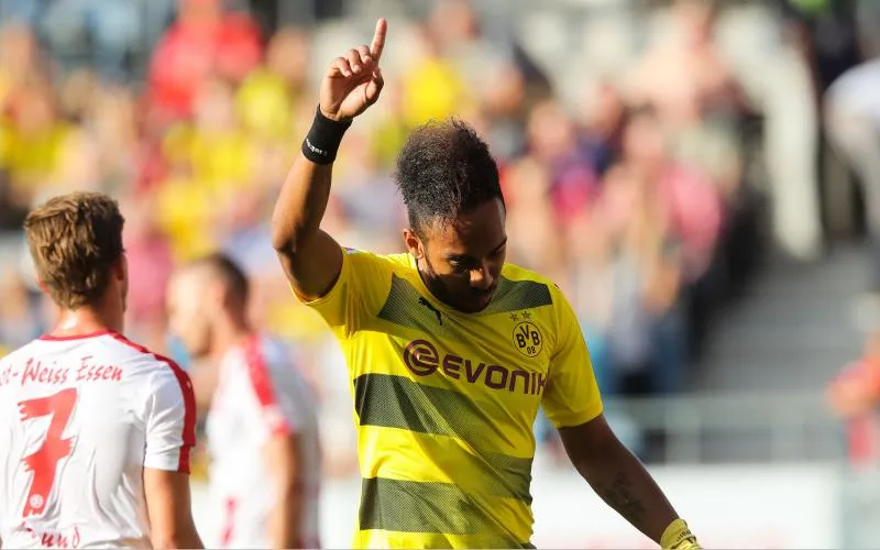 Aubameyang parti pour rester à Dortmund