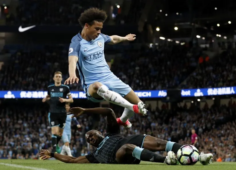 Leroy Sané se tatoue son portrait dans le dos