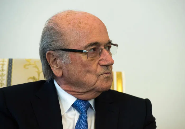 Blatter : «<span style="font-size:50%">&nbsp;</span>J&rsquo;aurais dû m&rsquo;arrêter plus tôt <span style="font-size:50%">&nbsp;</span>»