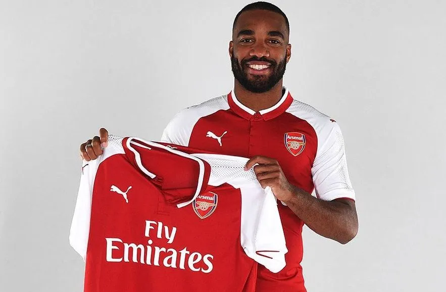 Lacazette officiellement à Arsenal