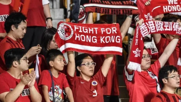 Hong Kong : un pays, deux footballs