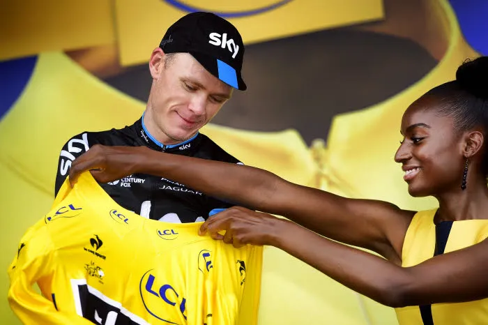 Joue-t-on mieux au foot avec un maillot jaune ?