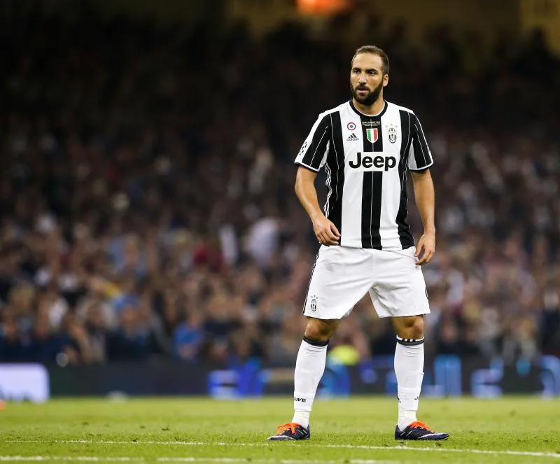 Le frère d&rsquo;Higuaín bâche encore De Laurentiis