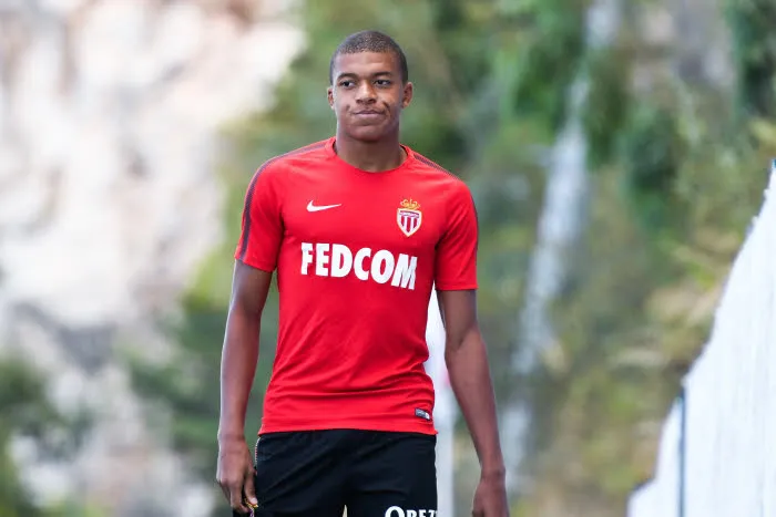 Un groupe d’ultras monégasques se paye Mbappé