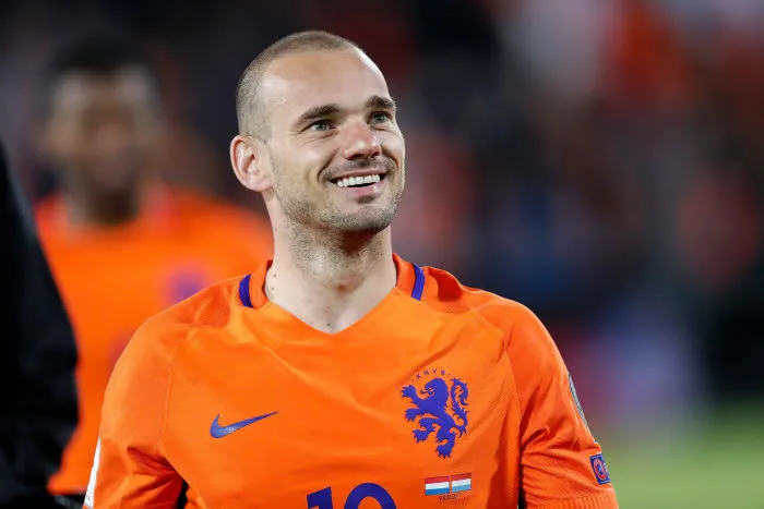 Nice a proposé un contrat à Sneijder
