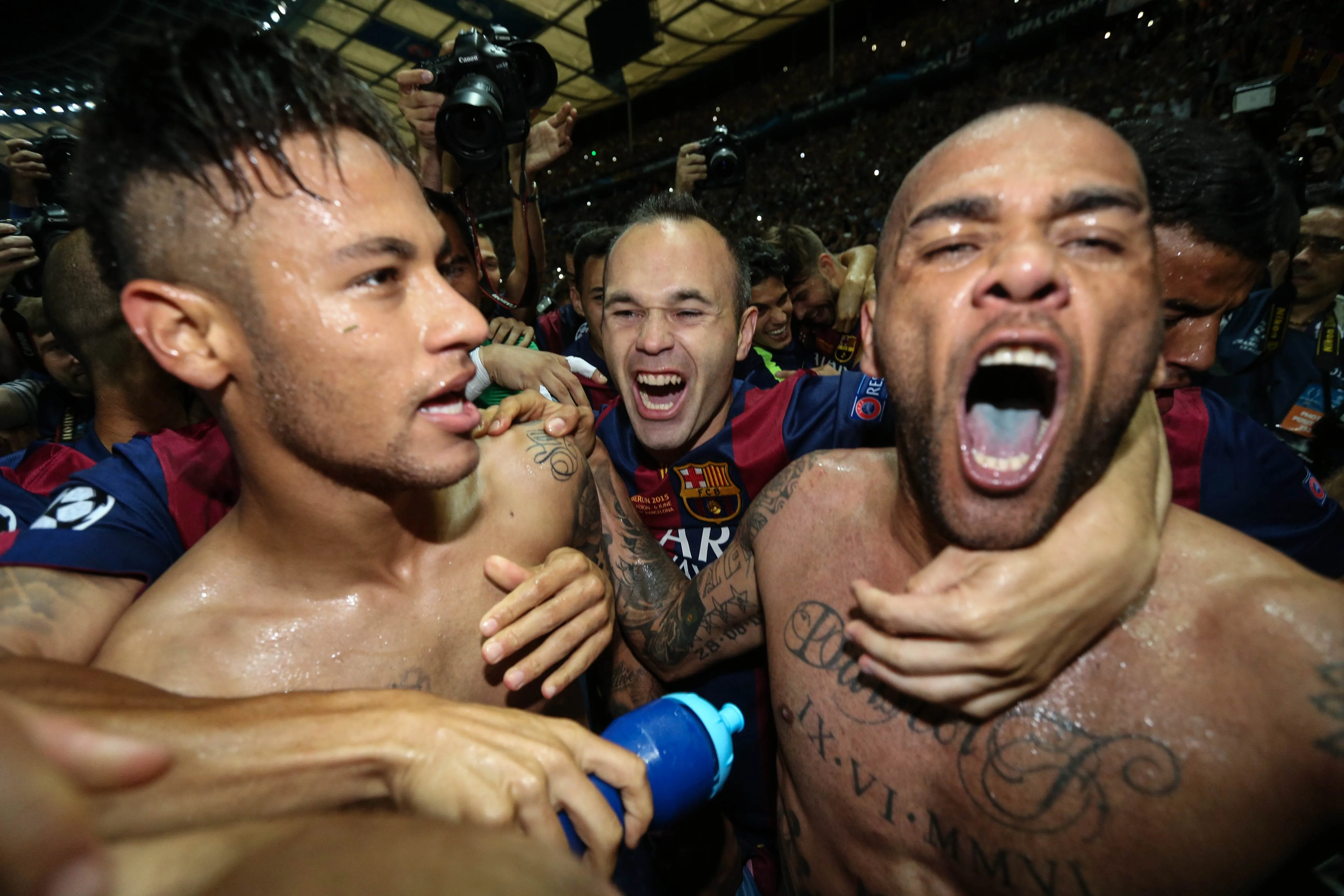 Alves demande à Neymar d&rsquo;être «<span style="font-size:50%">&nbsp;</span>courageux<span style="font-size:50%">&nbsp;</span>»