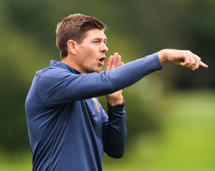 Gerrard nommé coach des U19 de Liverpool