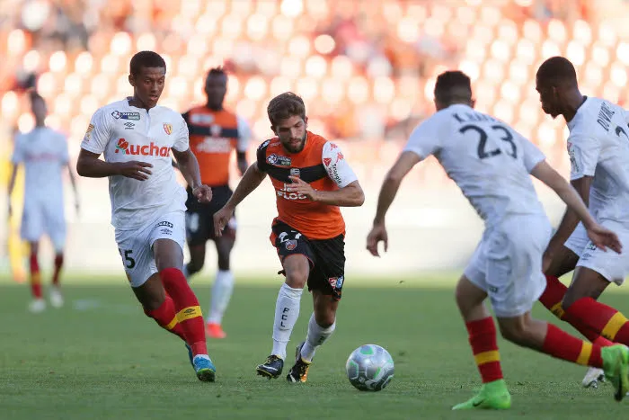 Lens enchaîne une sixème défaite face à Lorient