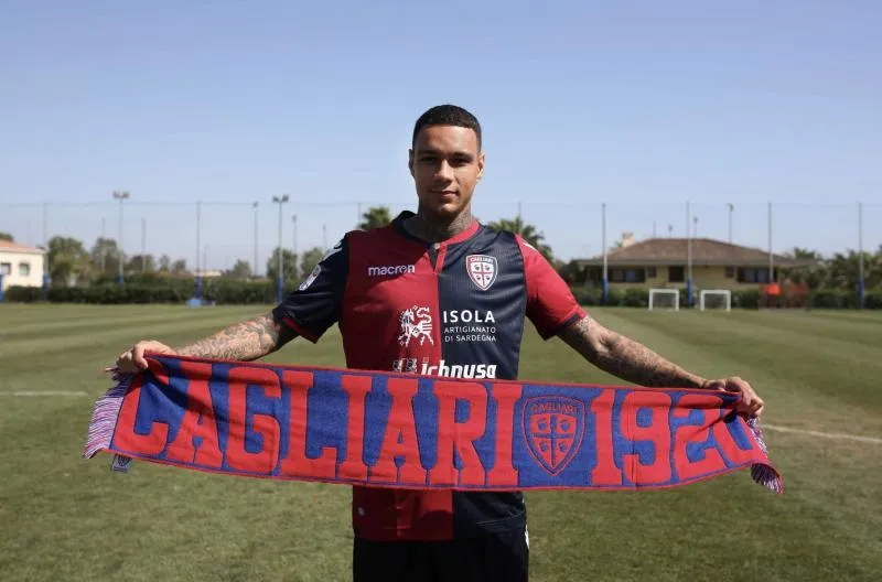 Van der Wiel officiellement à Cagliari