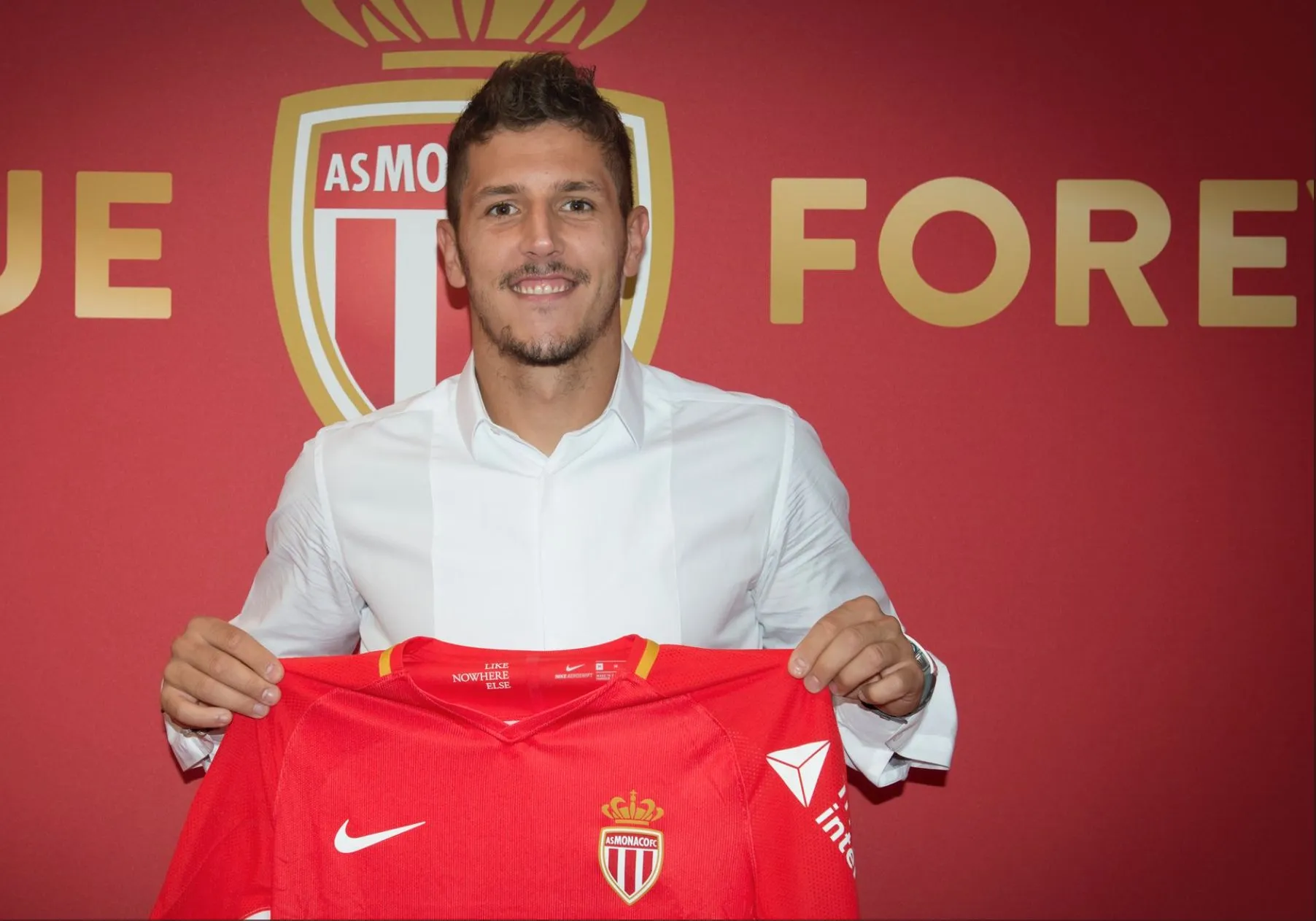 Un mardi salade, tomate, oignon sur le marché des transferts