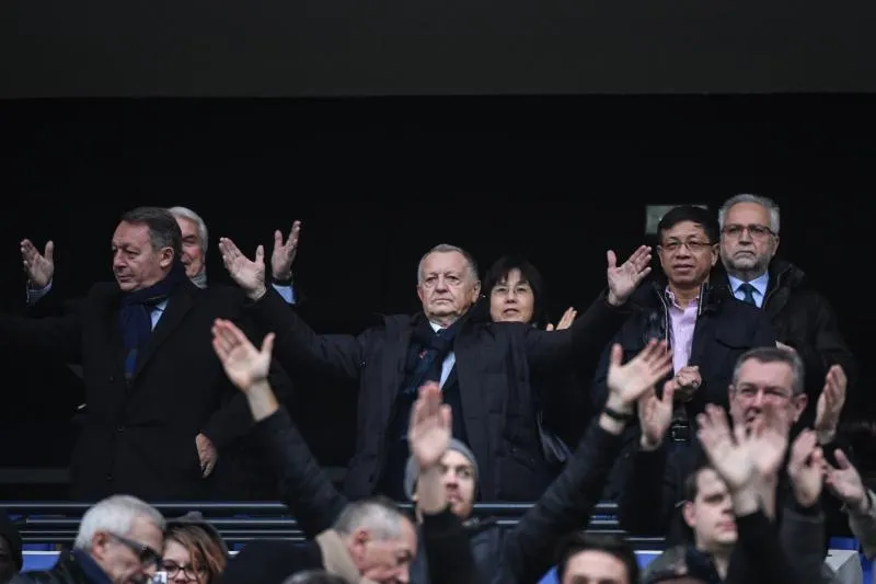 Aulas s&rsquo;en va-t-en guerre