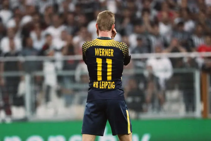 Décibels et tais-toi