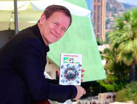 Francis Huster : « Le football me donne le courage de vivre »