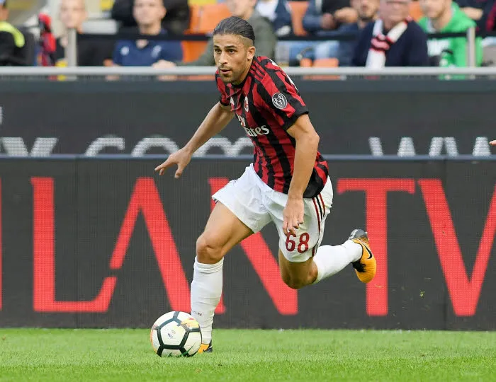 Milan s&rsquo;accroche au wagon de tête