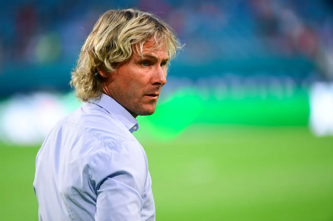 Pavel Nedvěd rechausse les crampons