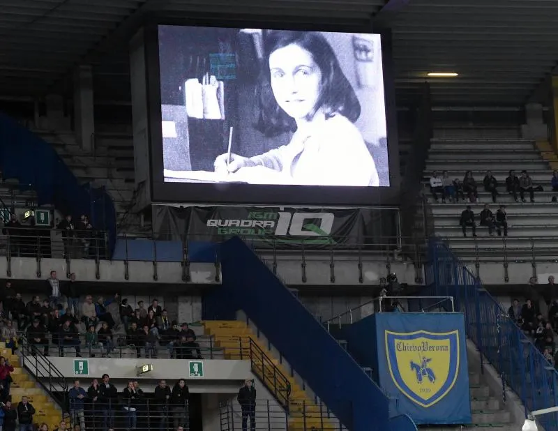 Affaire Anne Frank : treize interdictions de stade