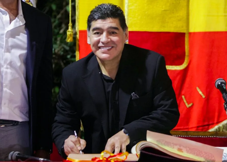 Maradona va jouer avec le président Maduro