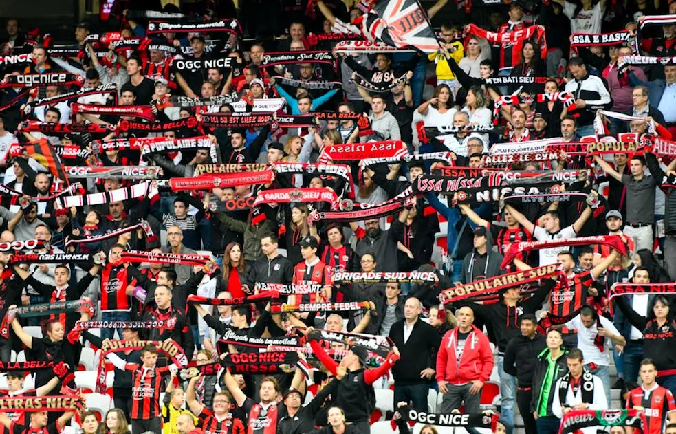 50 supporters niçois retournent la commune de Lunel