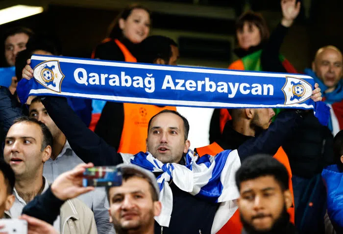 Le tentative raté de tifo des fans de Qarabağ