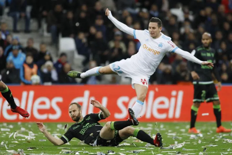 Marseille dompte Guingamp et reste au contact