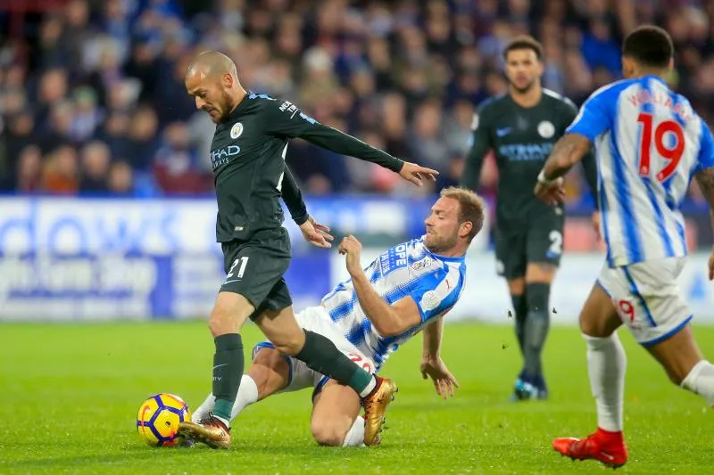 City s&rsquo;arrache à Huddersfield