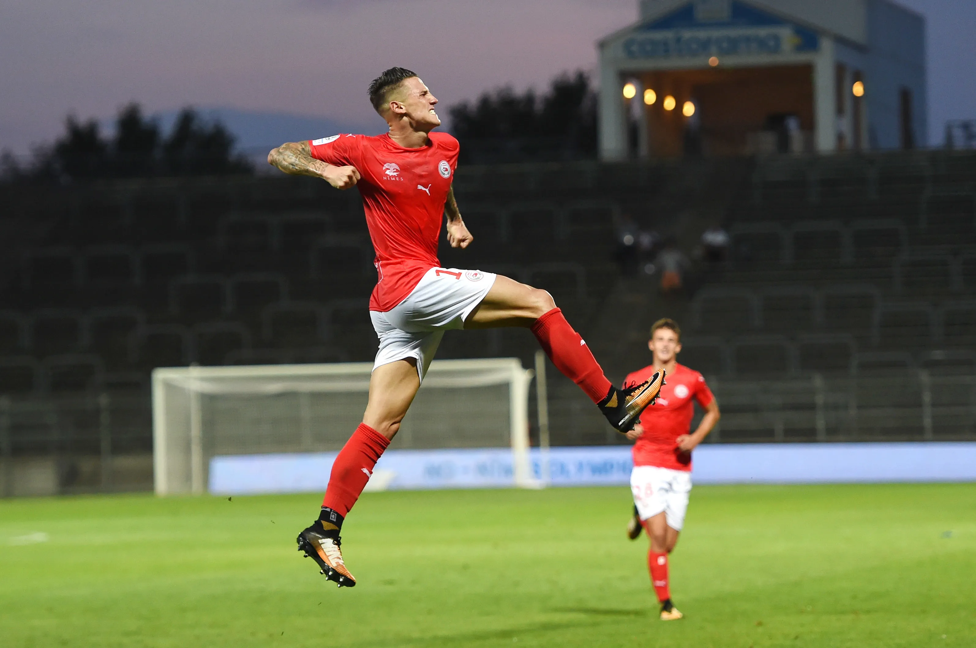 Clermont se laisse croquer par Nîmes
