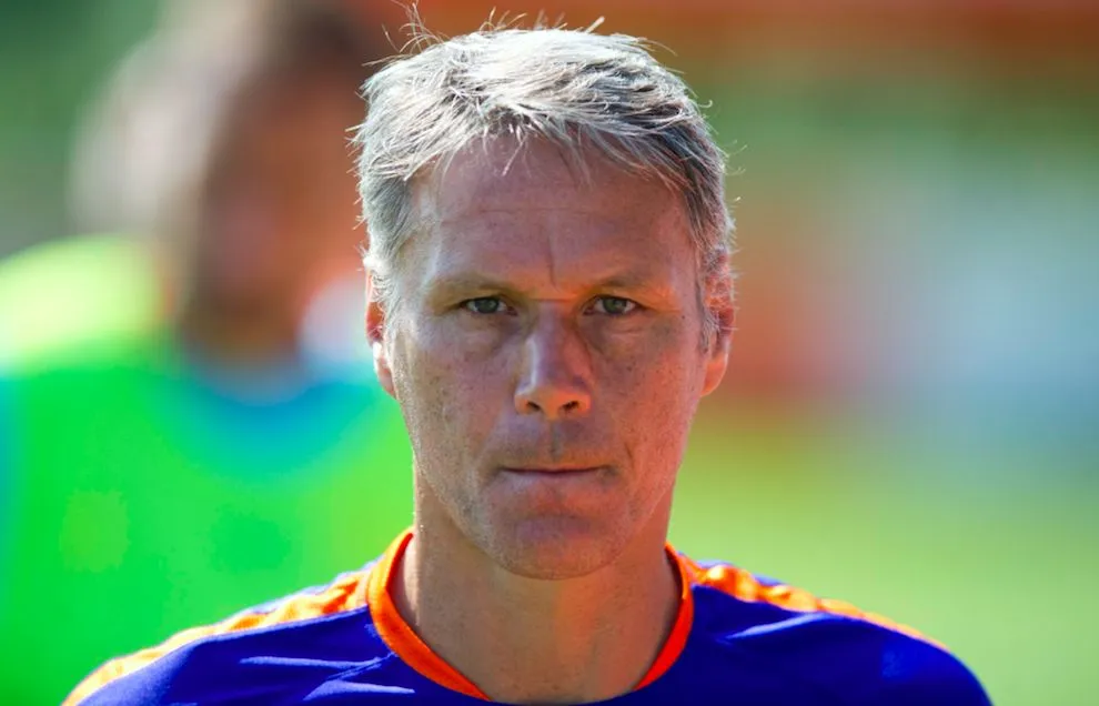 Van Basten teste des nouvelles règles en D4 néerlandaise