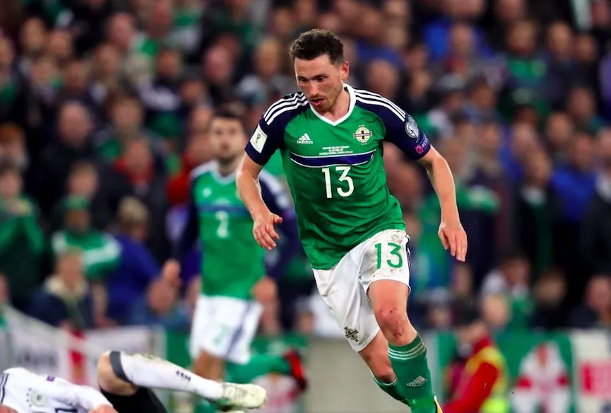 Evans s’excuse pour les insultes racistes de sa femme envers l’arbitre