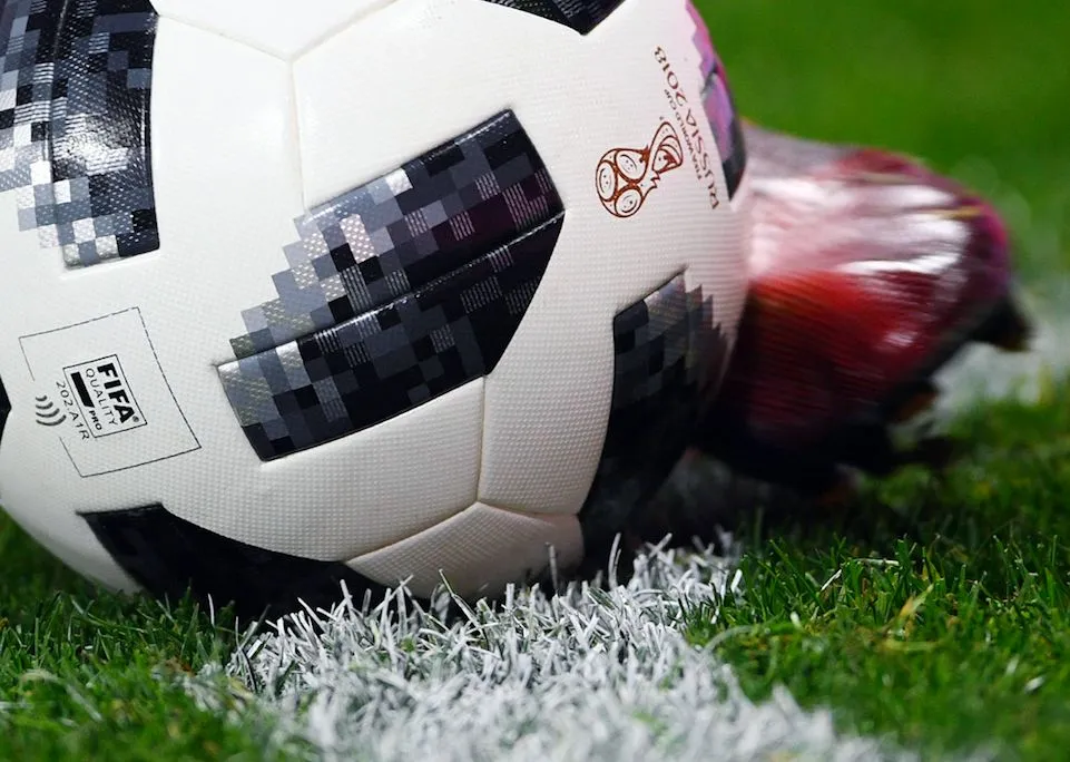 Un penalty d&rsquo;une dimension parallèle marqué en D4 roumaine