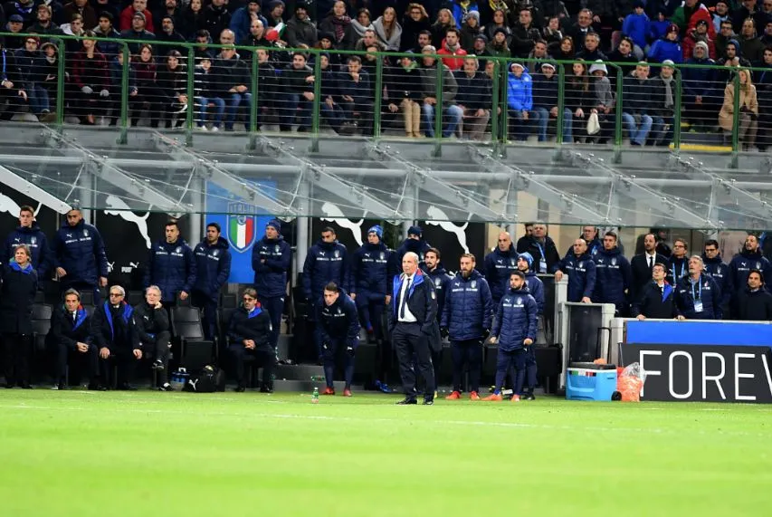 Un sit-in des joueurs italiens pour protester contre la Fédération