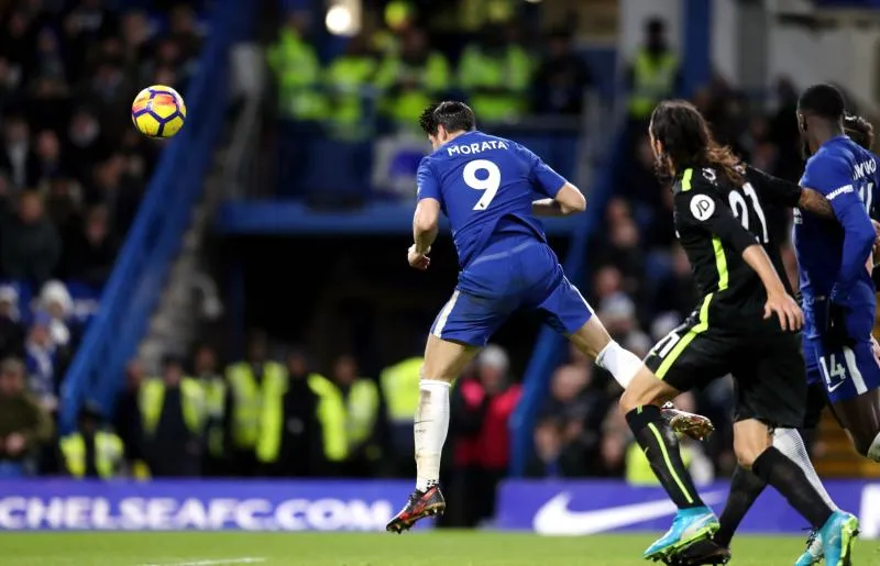 La Roja de Chelsea sourit