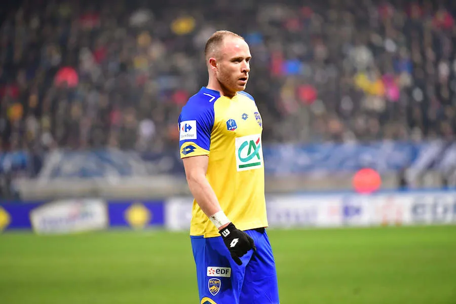 Le maillot dédicacé du PSG pour Florian Martin