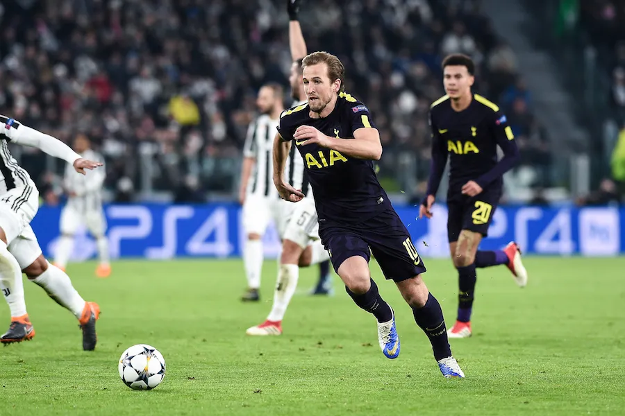 Rio Ferdinand encense Harry Kane