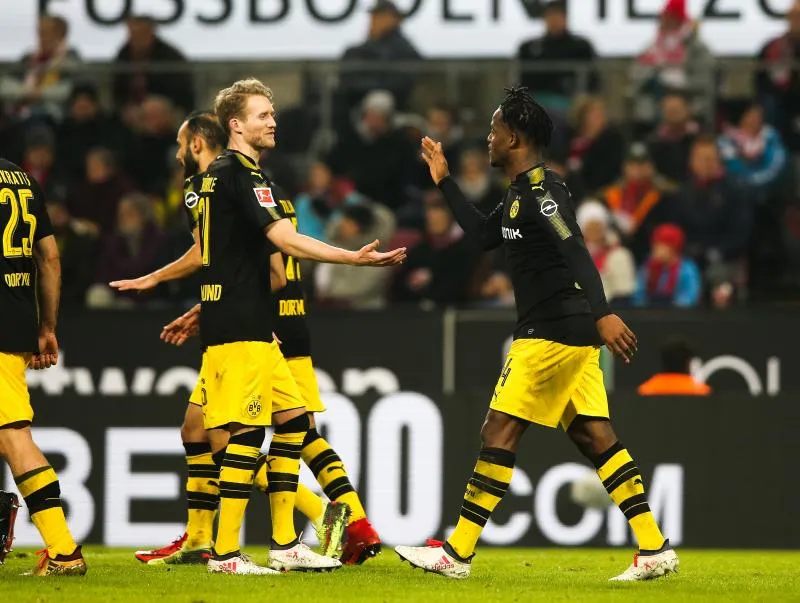 Dortmund s&rsquo;impose à Cologne au mental