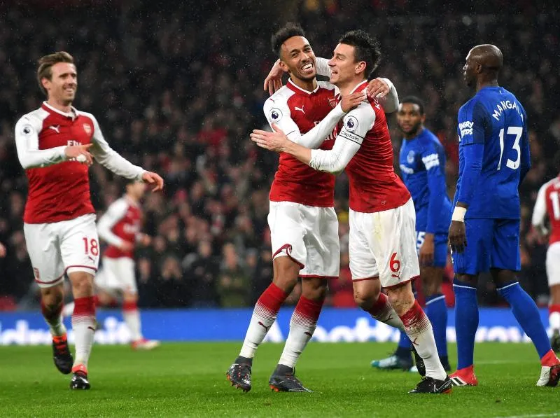 Arsenal et ses recrues explosent Everton