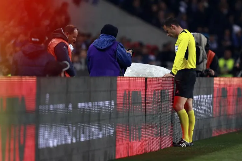 Des techniciens belges oublient les câbles de la VAR