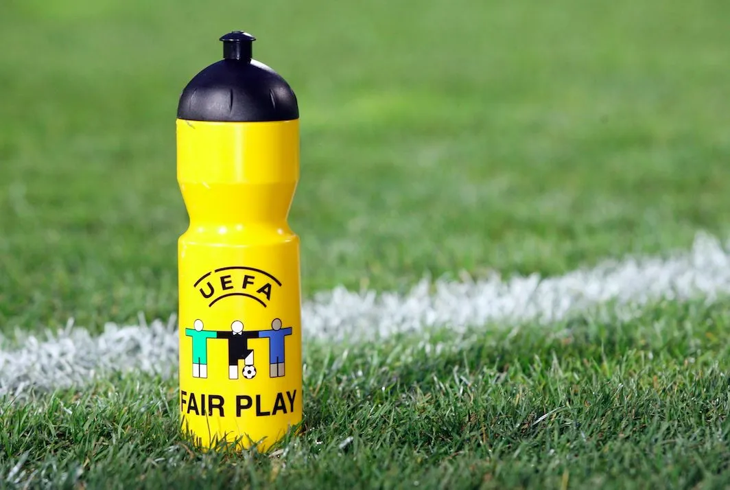 La gourde de Mark Flekken vendue aux enchères