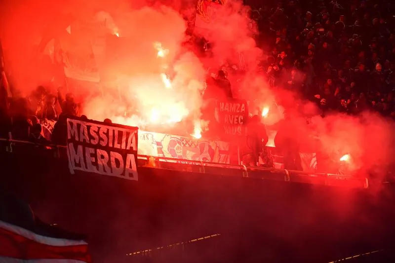 La banderole des supporters parisiens